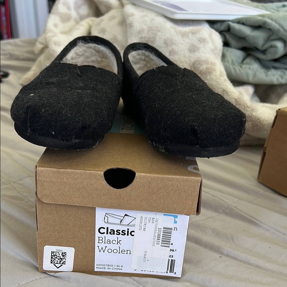 Toms Classic Black Woolen Women's Shoes